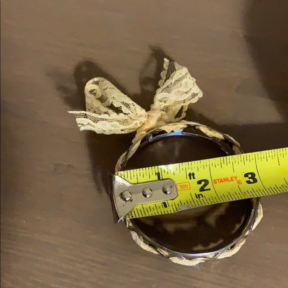 Boho Cream Lace Silver Tone Bangle Bracelet - Picture 4 of 4